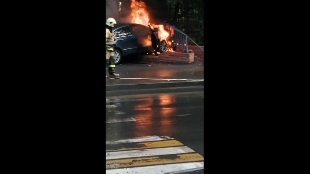 24 июля 2022 в Саратове Volkswagen влетел в ограждение Детского парка/shorts смотреть онлайн