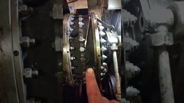 Гибкая муфта Вулкан. Демонтаж гибких элементов на судне