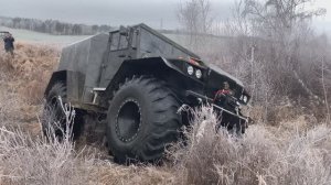 два вездехода в тайге