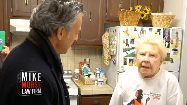 Mike Surprises Super-Fan Ginny on her 92nd Birthday смотреть онлайн