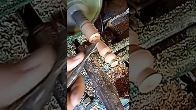 "Дятел на сосне." Динамичная игрушка из дерева.