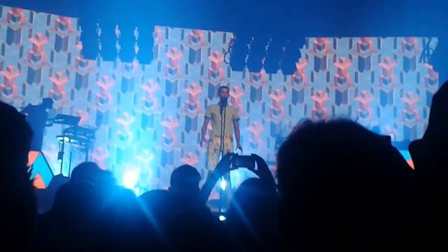 Stromae - Papaoutai Live Zénith de Toulouse 24/10/2014 смотреть онлайн