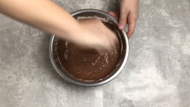 КАК ПРИГОТОВИТЬ МОКРЫЙ ШОКОЛАДНЫЙ ПИРОГ? Сладкая выпечка на молоке с какао смотреть онлайн