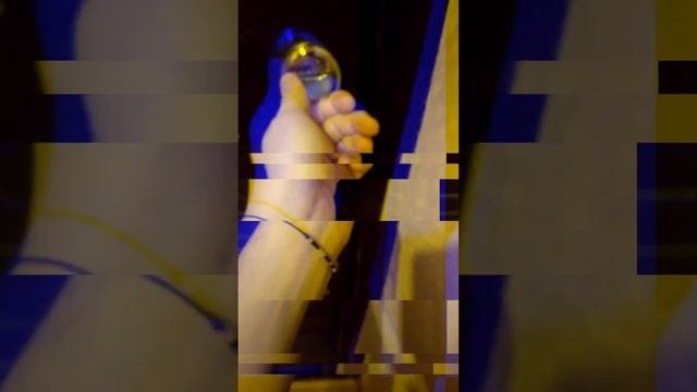А и правда, зачем?  #кот #улица #ночь