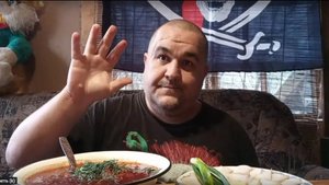 Обжор - красный борщ с салом на пятачке