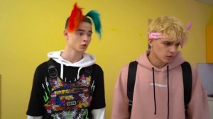 Kamil СУПЕРЗВЕЗДА! ⭐️ Hulk - Лични телохранитељ у кампусу KiKiDo