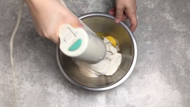 КАК ПРИГОТОВИТЬ ТВОРОЖНЫЕ ЗАВИТУШКИ В СМЕТАННОЙ ЗАЛИВКЕ? Вкусные сладкие булочки с творогом смотреть онлайн