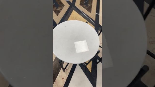 Мраморный журнальный столик