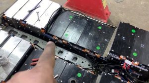 Перепаковка Ниссан лиф ze0 на элементы catl 180ah 2й день сборки