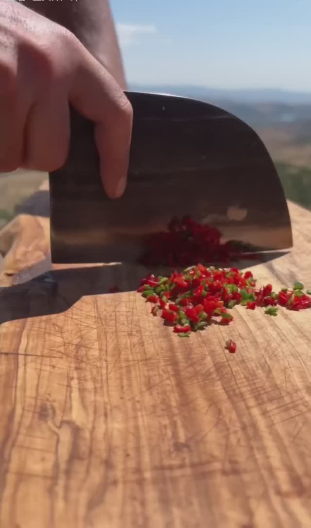 Вкусная еда на шикарной природе 