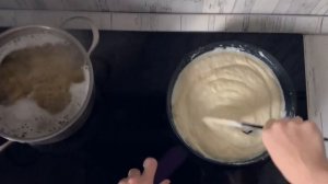 КАК ПРИГОТОВИТЬ МАКАРОНЫ СО СМЕТАНОЙ И СЫРОМ НА СКОВОРОДЕ? МАКАРОНЫ СО СМЕТАНОЙ