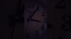 ЧАСЫ, КОРАБЛЬ КАРТИНА... ПРИГЛУШЕННЫЙ СВЕТ.. CLOCK, SHIP PICTURE... DIFFERENT LIGHT..