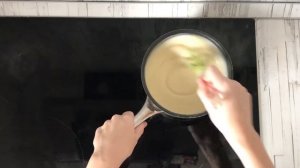 Слоеное пирожное Наполеон с кремом и ягодами  Как приготовить пирожное НАПОЛЕОН с кремом и ягодами