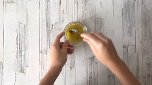 Салат с мидиями, моцареллой и рукколой