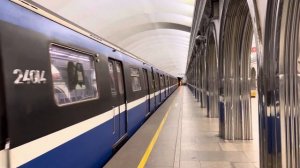 Синий «Юбилейный» на станции «Академическая»