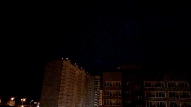 Странное явление в ночном небе Томска смотреть онлайн