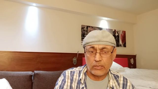 Стих "Жизнь коротка" Автор Шахоб Хикмат.