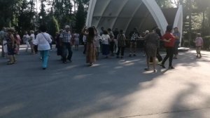 Невероятные танцы в парке Горького Харьков
