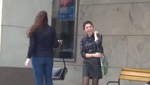 Попытка поцелуя 2 пранк    Try to Kiss prank