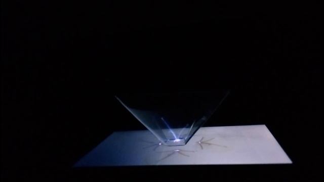 Обыкновенное чудо. Волшебная галлограмма с помощью телефона и прозрачного пластика.