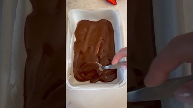 Шоколадка с клубникой #клубникавшоколаде #strawberry #chocolate #food #yummy #рецепты #клубника