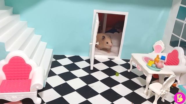 ГОСТИ У ХОМЯЧКОВ/ ВИЛЯ ПОДСЛУШИВАЕТ МАМИНЫ СЕКРЕТЫ смотреть онлайн