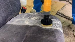 Химчистка салона Toyota Crown с помощью экстрактора и торнадора