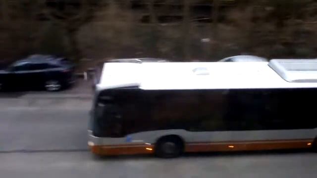 2  Passage Dun Bus Mercedes Citaro C2G De La STIB Ligne 12 Airport Line