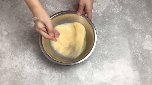 Пышный омлет с молоком и колбасой на сковороде  ОМЛЕТ с КОЛБАСОЙ на молоке на завтрак