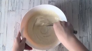 КАК ПРИГОТОВИТЬ ОЛАДЬИ НА МОЛОКЕ С ДРОЖЖАМИ И ЯЙЦАМИ? Вкусные, пышные, воздушные