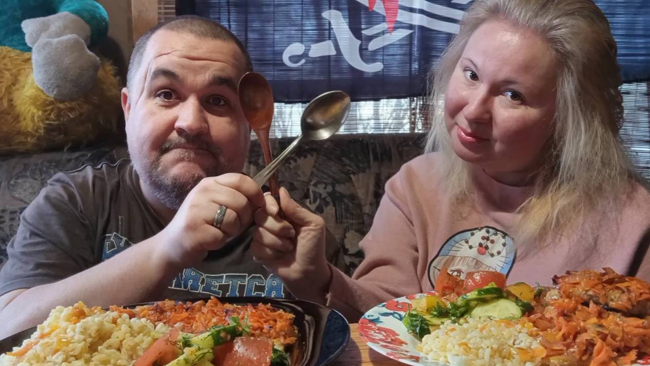 Обжор с Танюшкой - минтай, запеченный с овощами | Мукбанг рыбный