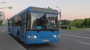 Автобус ЛиАЗ 5292.22 (2-2-2)  по маршруту 26 проезжает остановку Цариков Переулок (07.07.2024).