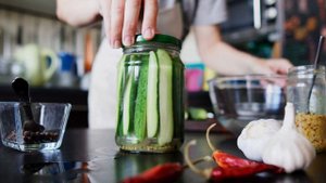 СОХРАНИТСЯ ВКУС И ПОЛЬЗА! Лунный календарь заготовки огурцов на июль и август 2024 года