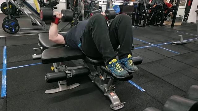 жим гантелей на полу 28 смотреть онлайн