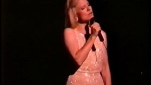 SYLVIE VARTAN "LES MOULINS DE MON COEUR" de Michel Legrand (JAPAN TOUR 92)