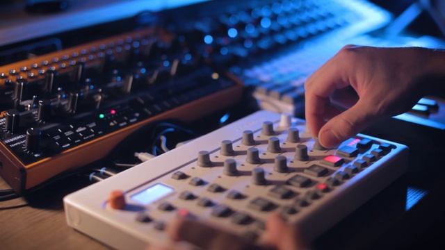 Elektron Model: Samples || Atmospheric Dub Techno || Neutron || Crave