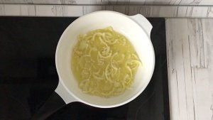 Вкусно! Просто! Быстро! Экономно!  Треска на сковороде  Треска тушеная. Вкусный ужин на скорую руку