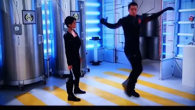 Lab Rats: Bionic Island - The Vanishing: Adam, Bree & Chase Defeats Giselle смотреть онлайн