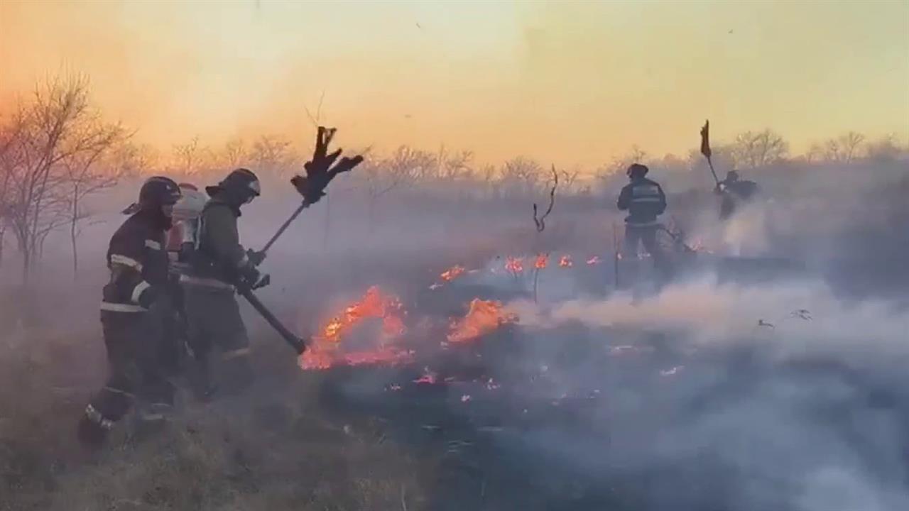 В Хакасии удалось локализовать мощный природный пожар