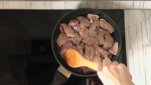 Куриная печень с болгарским перцем  Как приготовить ПЕЧЕНЬ КУРИНУЮ с перцем болгарским