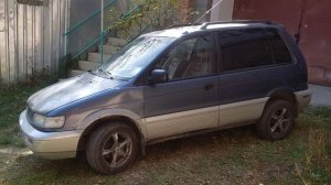 Mitsubishi Space Runner (1993)