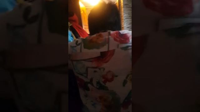 Ржач))) Вся семья одевает д. Серёже ботинки))