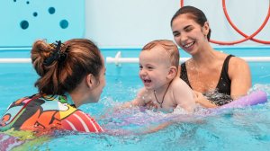 Занятия в бассейне от 1 года до 3 лет - Акваклуб «Аквабеби» СПб