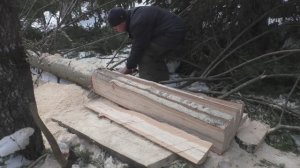 Доски бензопилой.