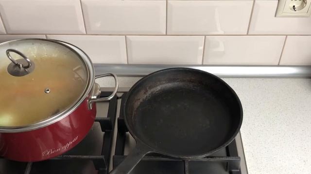 Гороховый суп с копченостями ребрышками классический Как сварить ГОРОХОВЫЙ СУП с РЕБРЫШКАМИ смотреть онлайн