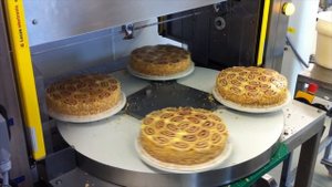 Машина для вертикальной резки тортов Krumbein TKSM 900 Quattro