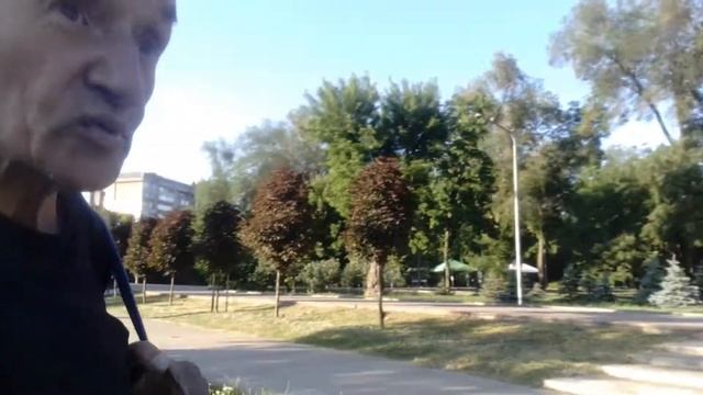 Кривой Рог Иваныч гуляет в парке Юрия Гагарина смотреть онлайн