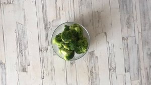 Суп с брокколи и курицей Как сварить СУП с БРОККОЛИ и КУРИЦЕЙ Куриный суп с овощами