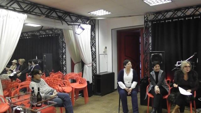 о разных стилях актерской игры в юмористических театрах смотреть онлайн