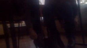 меняют обувь  на уроке